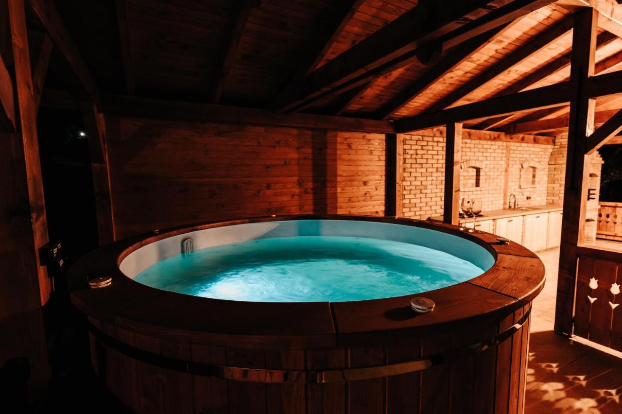 Sugopatak Kulcsoshaz Villa Извоаре Екстериор снимка